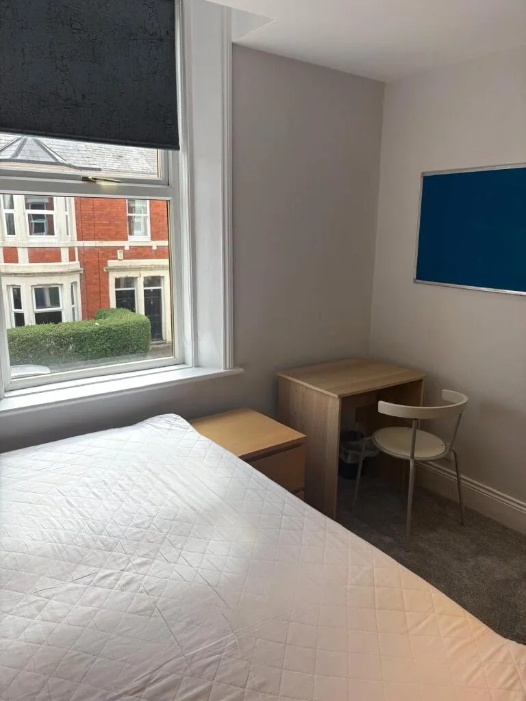 6 bedroom property for rent