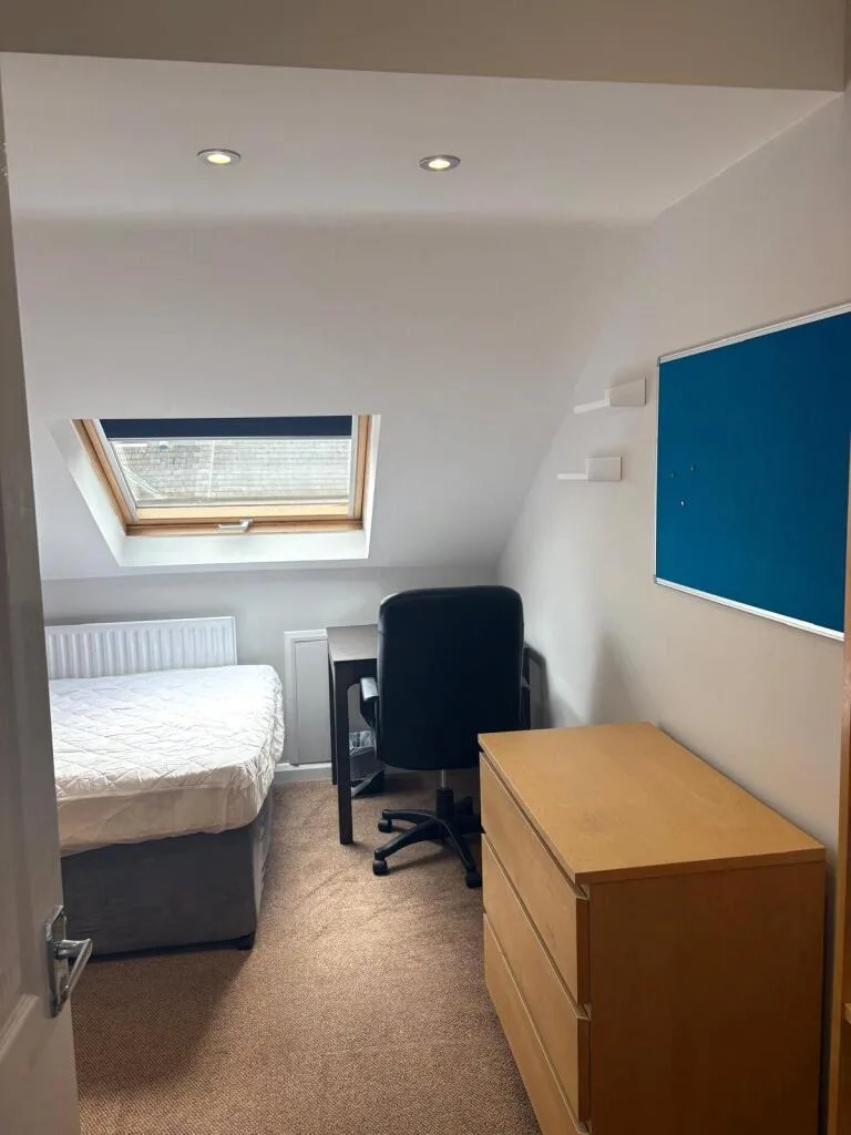6 bedroom property for rent