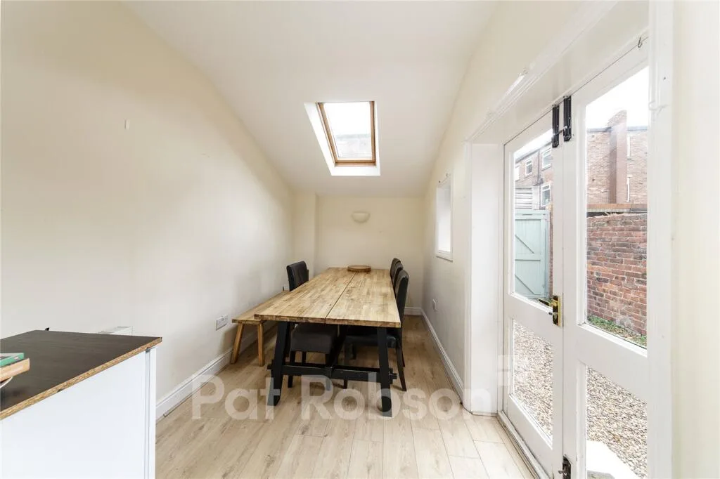 5 bedroom property for rent