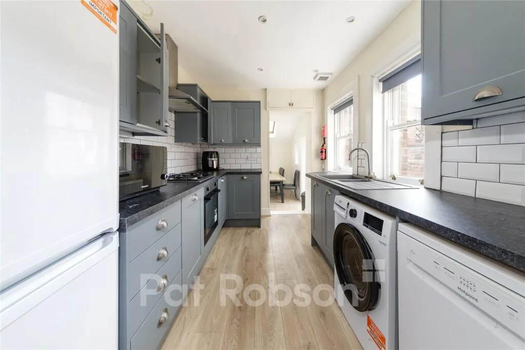 5 bedroom property for rent