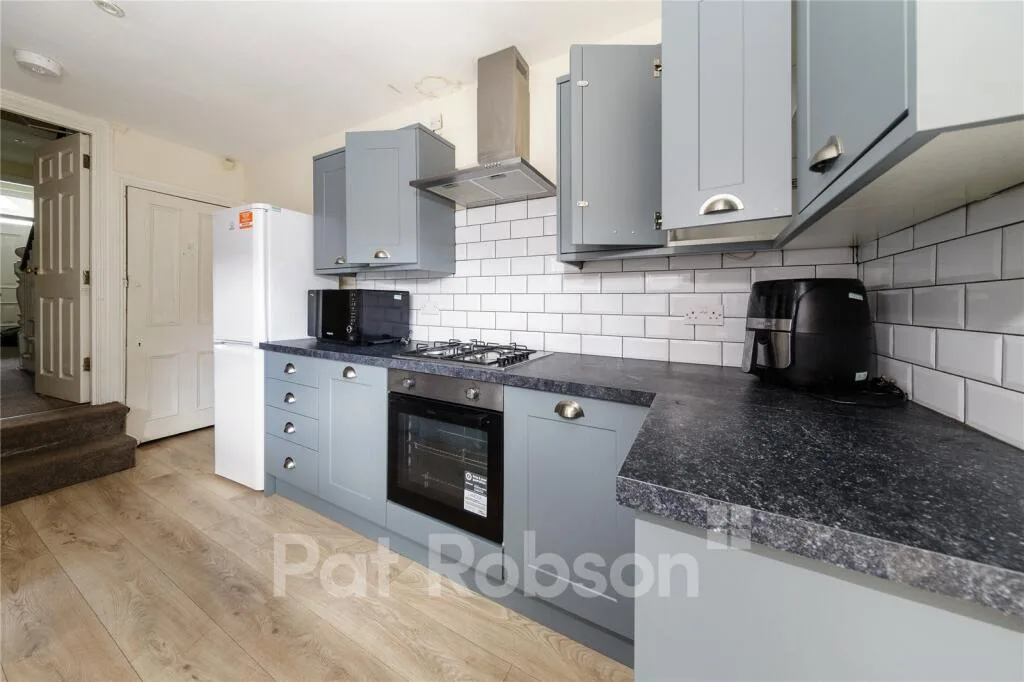 5 bedroom property for rent