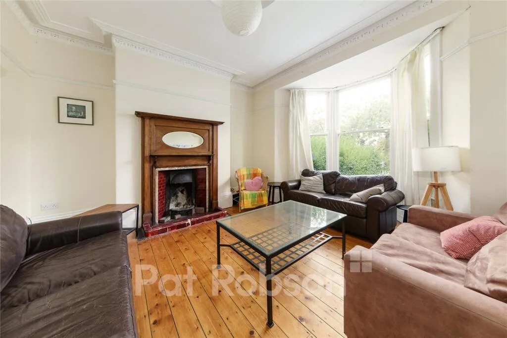 5 bedroom property for rent