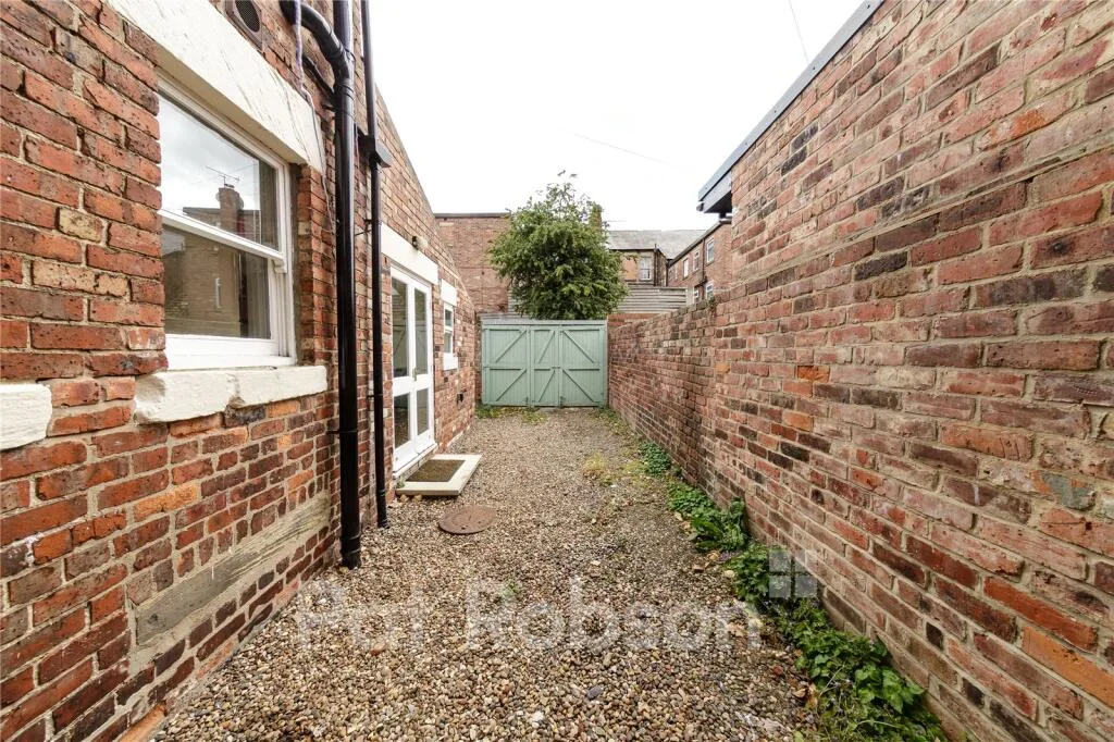 5 bedroom property for rent