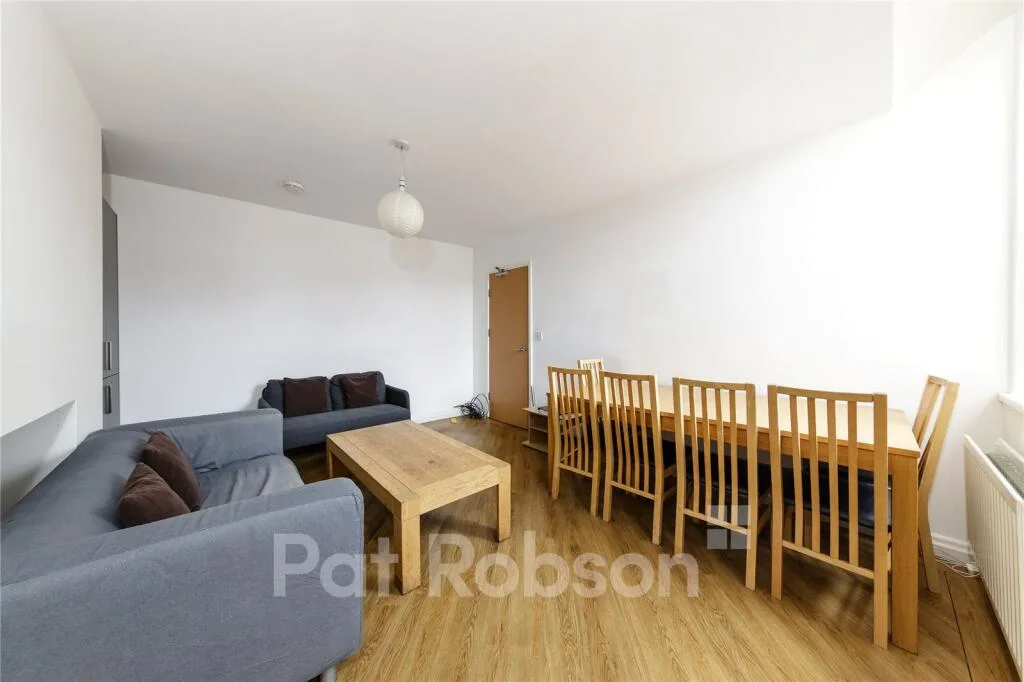 6 bedroom property for rent
