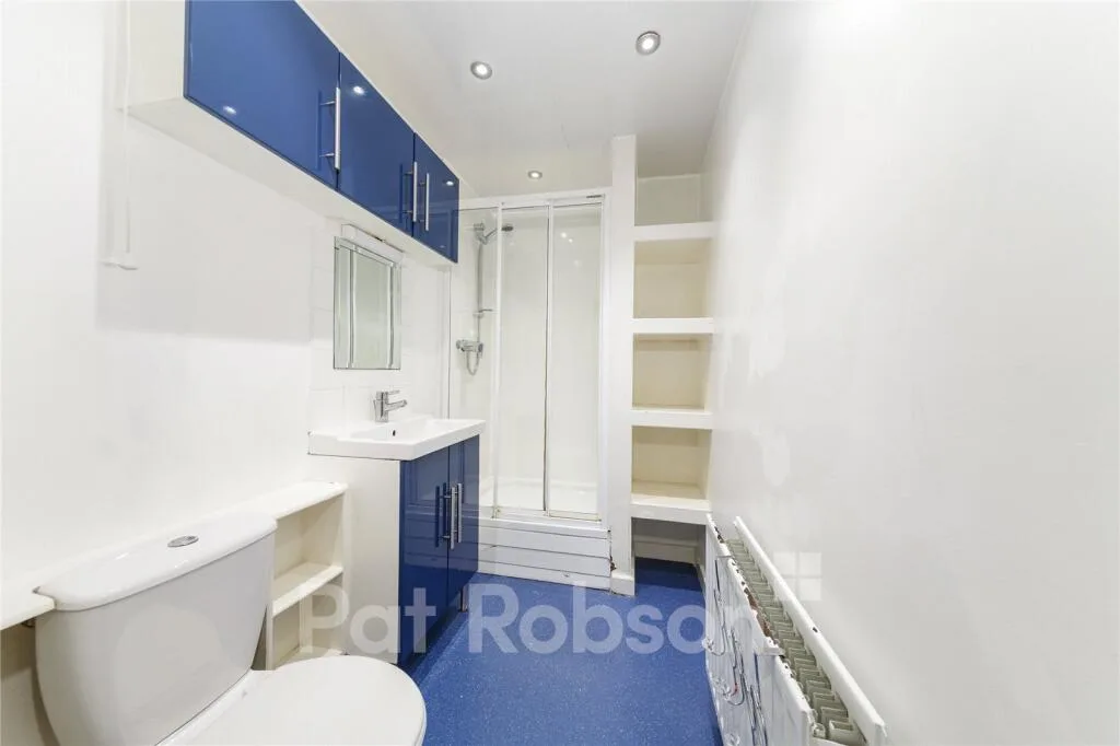 6 bedroom property for rent