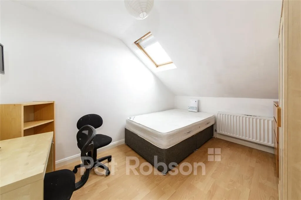 6 bedroom property for rent