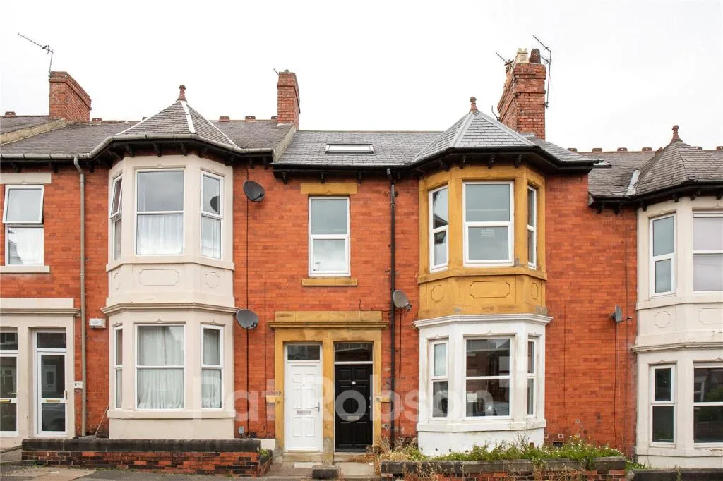 6 bedroom property for rent
