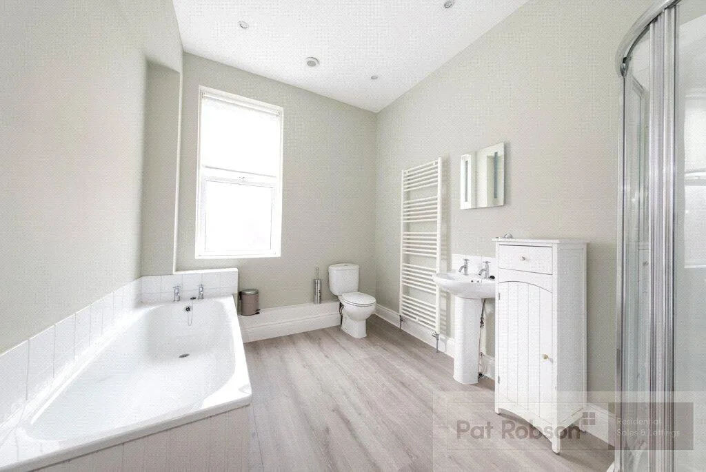 4 bedroom terraced house for rent