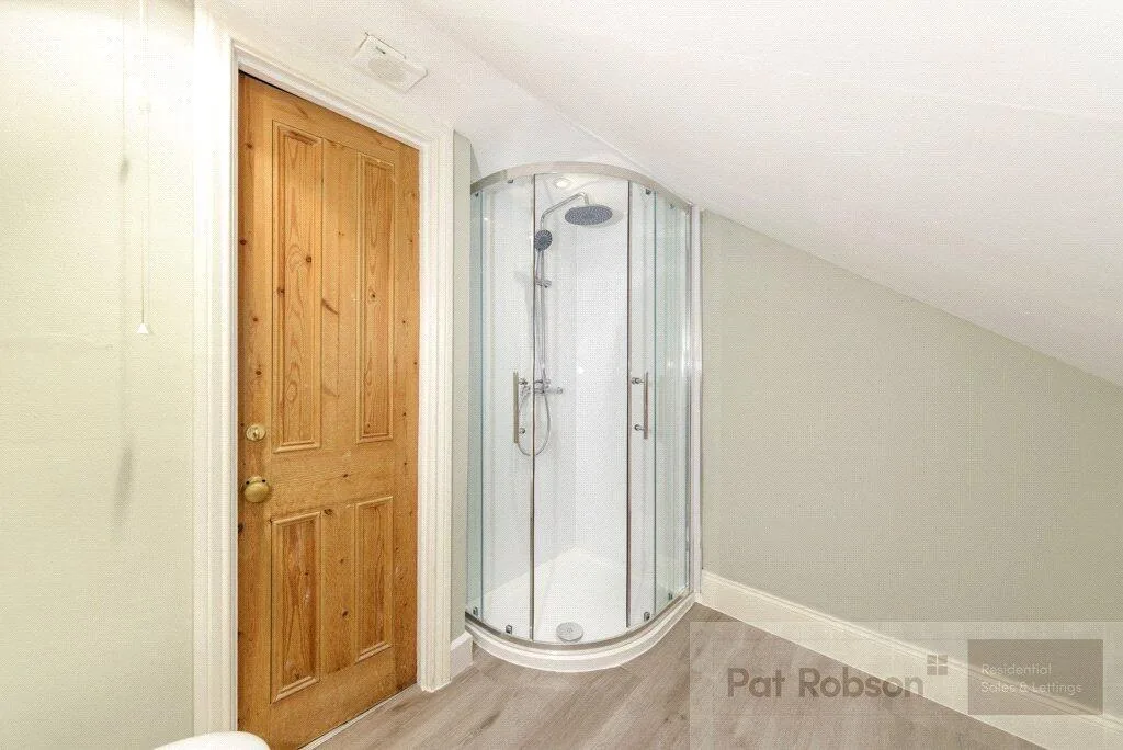 4 bedroom terraced house for rent