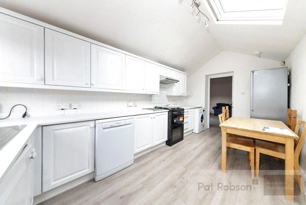4 bedroom terraced house for rent