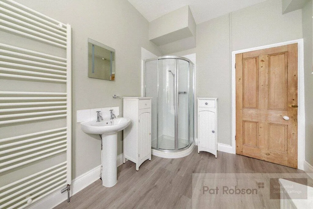 4 bedroom terraced house for rent