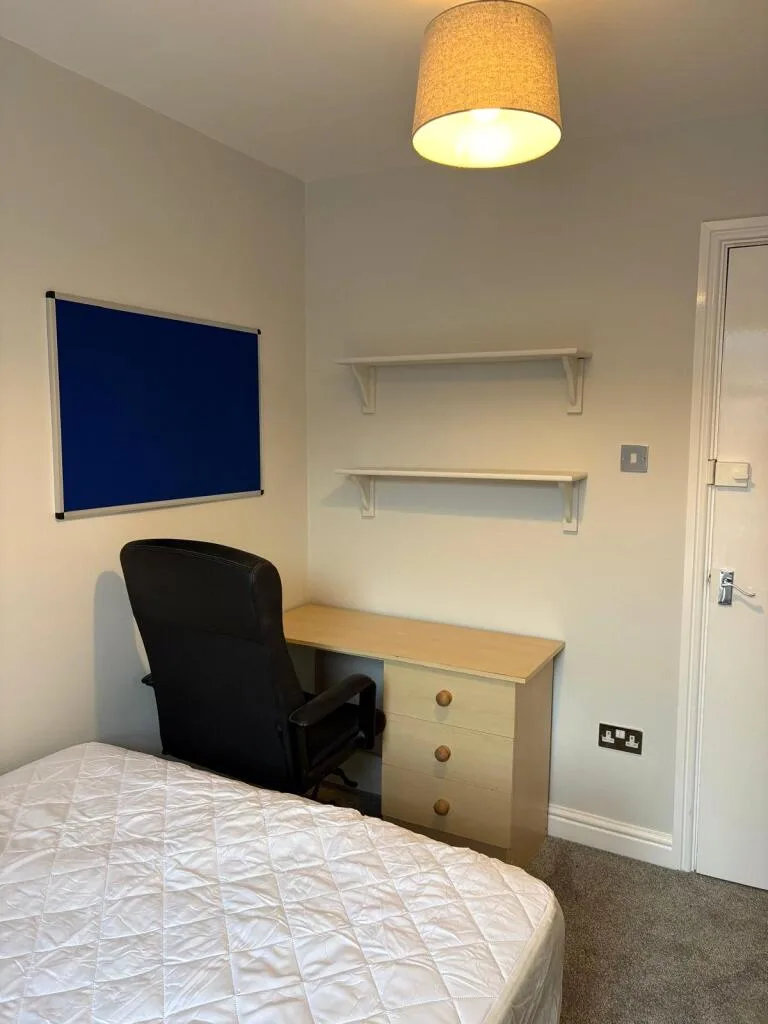 6 bedroom apartment for rent