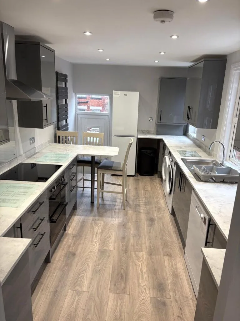 6 bedroom apartment for rent