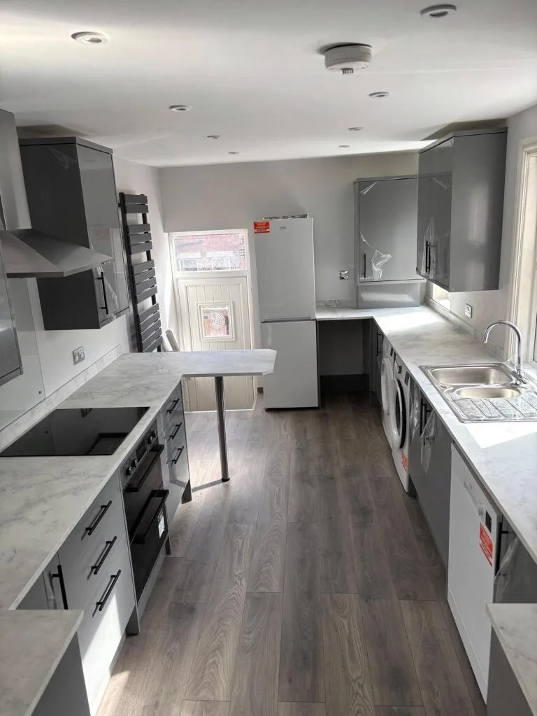 6 bedroom apartment for rent