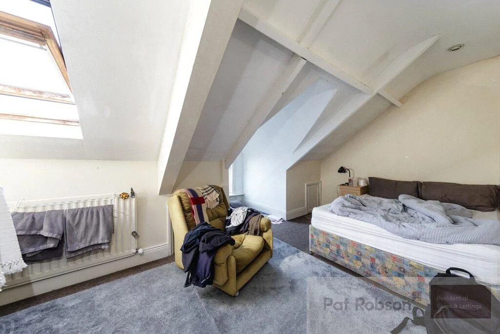 5 bedroom terraced house for rent