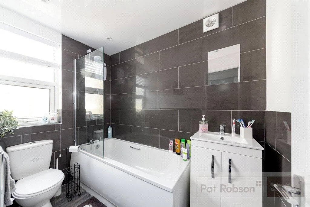 6 bedroom terraced house for rent