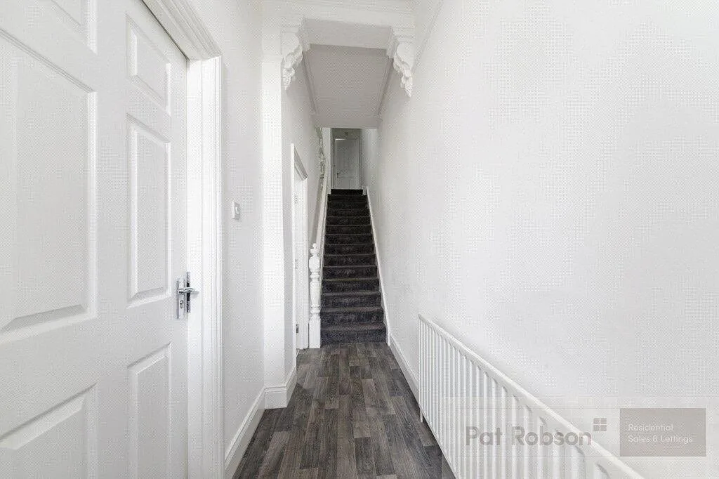 6 bedroom terraced house for rent