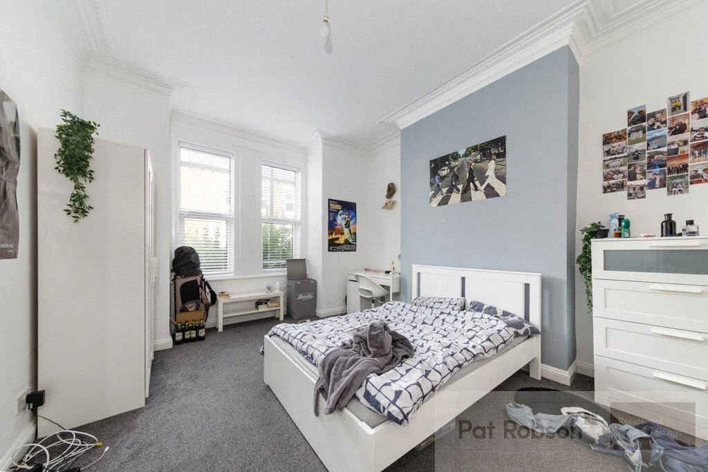 6 bedroom terraced house for rent