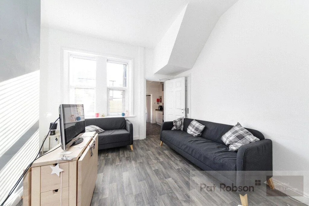 6 bedroom terraced house for rent