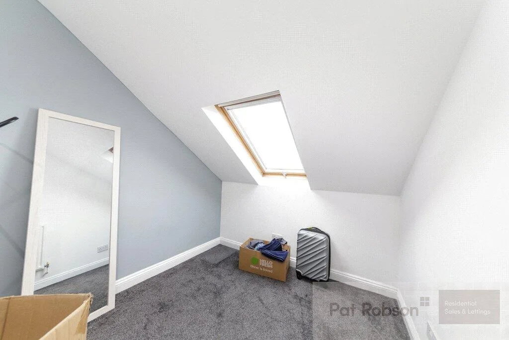 6 bedroom terraced house for rent
