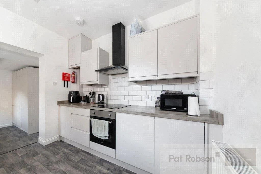 6 bedroom terraced house for rent