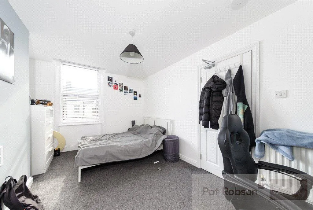 6 bedroom terraced house for rent
