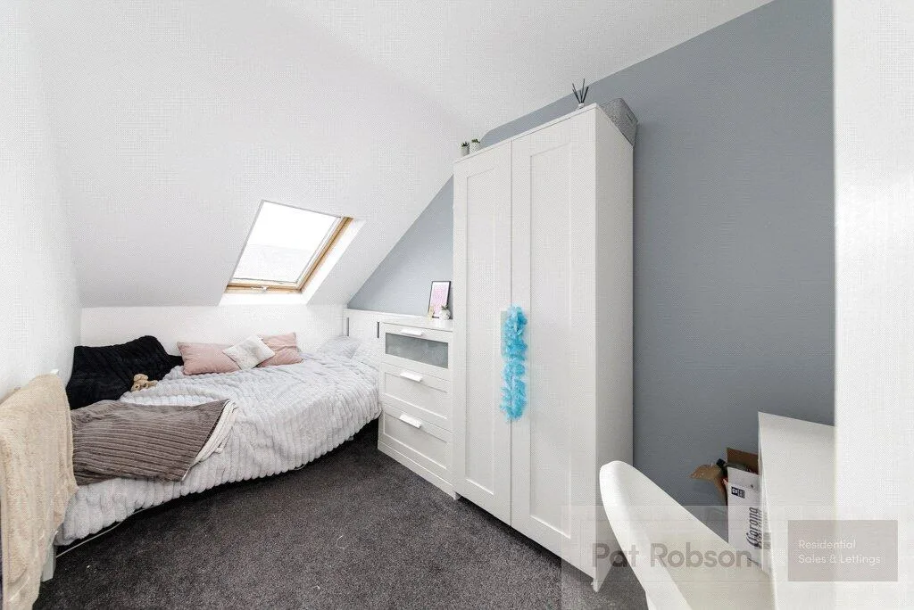 6 bedroom terraced house for rent