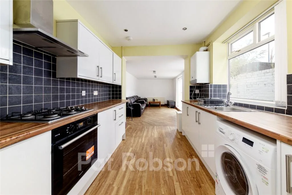 4 bedroom terraced house for rent