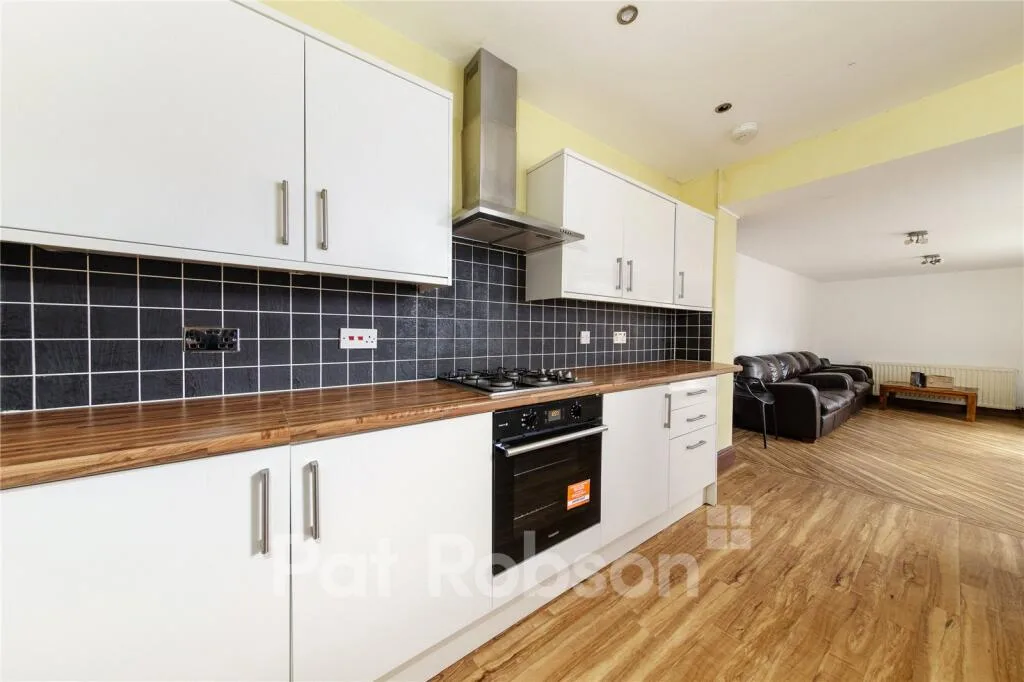 4 bedroom terraced house for rent