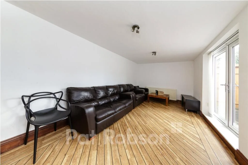 4 bedroom terraced house for rent