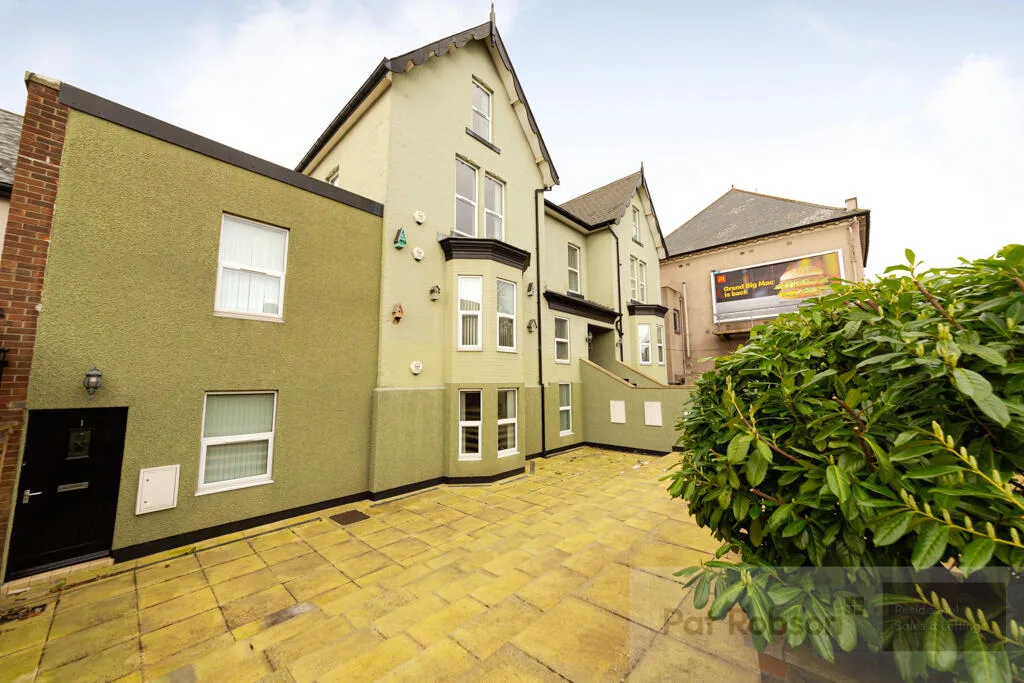 4 bedroom apartment for rent