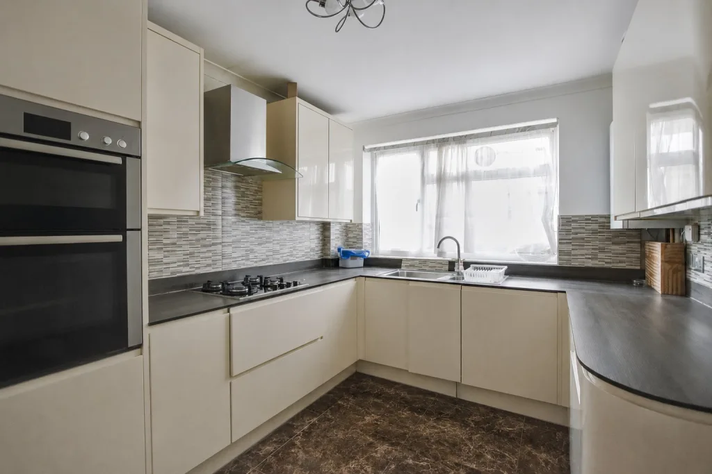 3 bedroom ground floor maisonette for rent