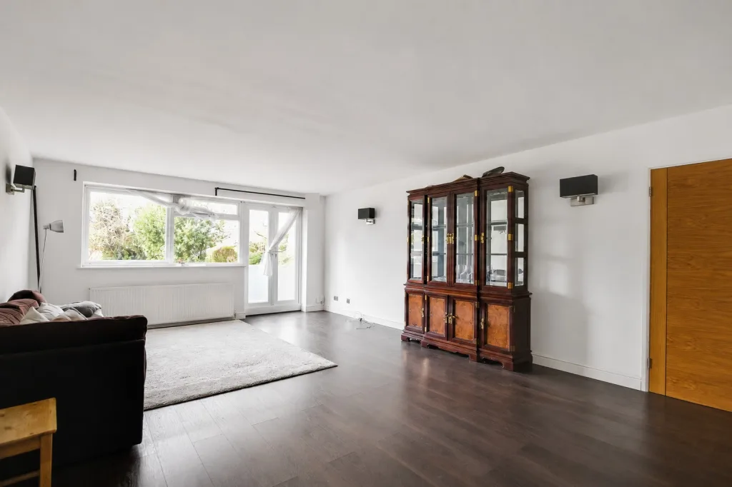 3 bedroom ground floor maisonette for rent