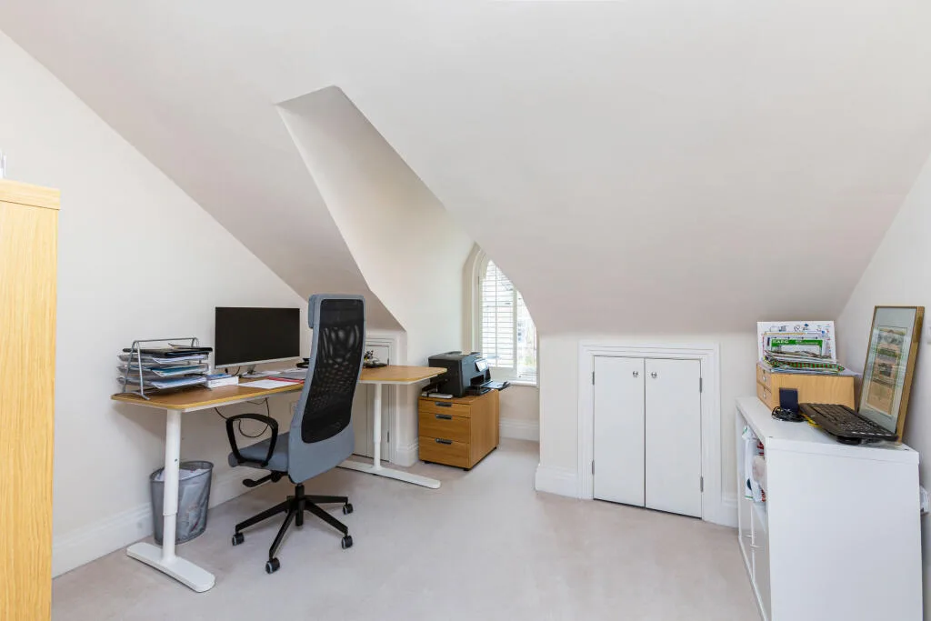 4 bedroom semi-detached house for rent