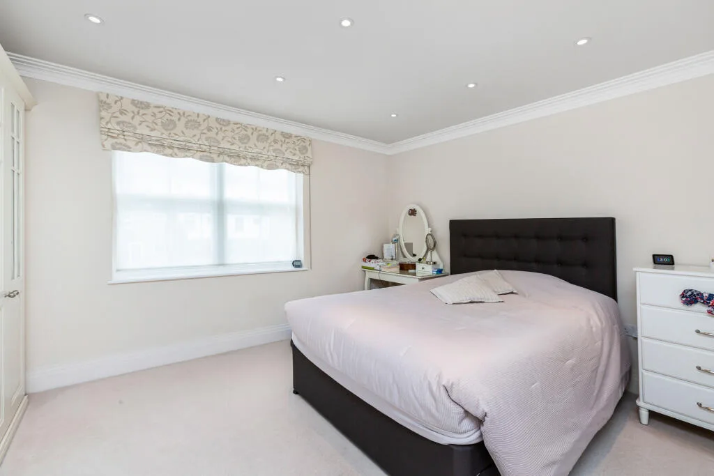 4 bedroom semi-detached house for rent