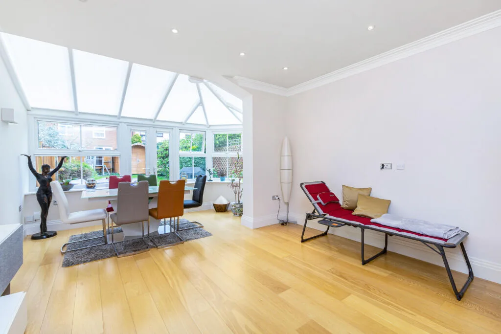 4 bedroom semi-detached house for rent