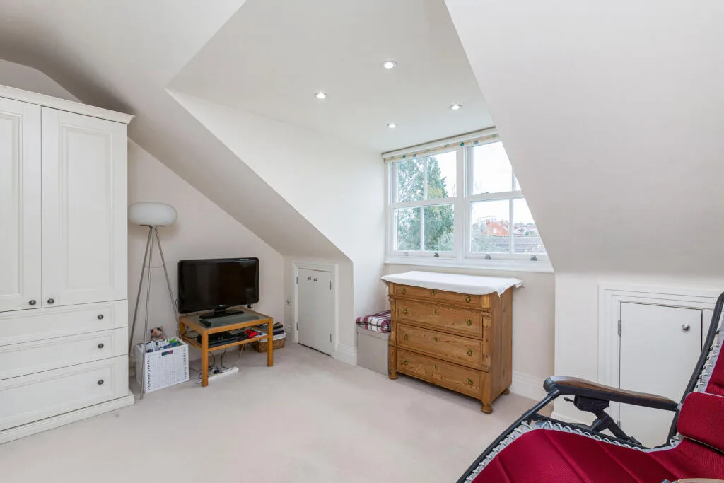 4 bedroom semi-detached house for rent