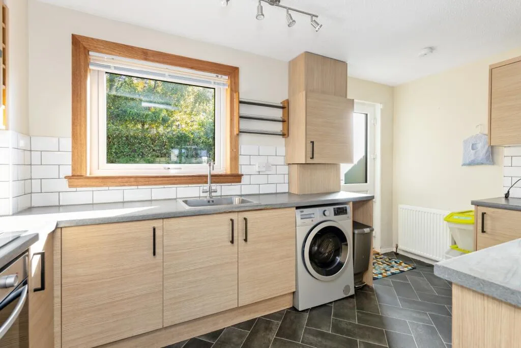 2 bedroom semi-detached house for rent