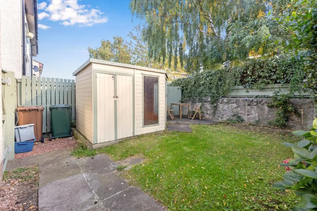 2 bedroom semi-detached house for rent
