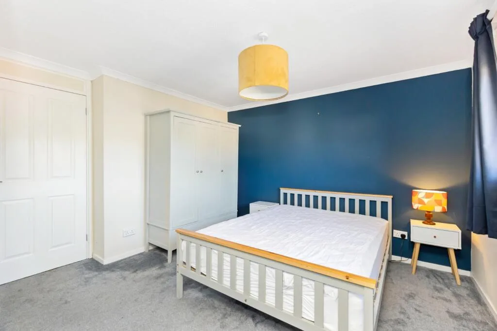 2 bedroom semi-detached house for rent