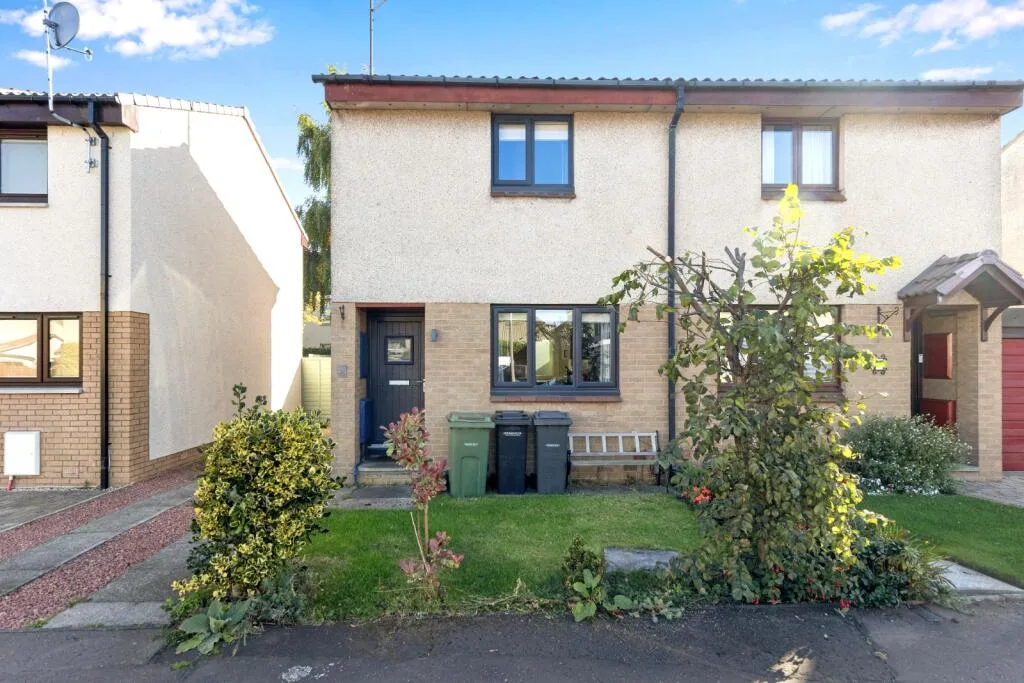 2 bedroom semi-detached house for rent