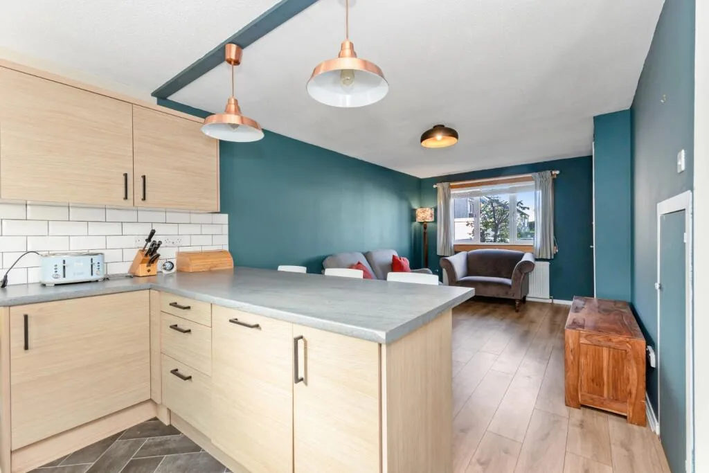 2 bedroom semi-detached house for rent