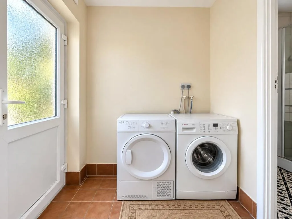 4 bedroom semi-detached house for rent