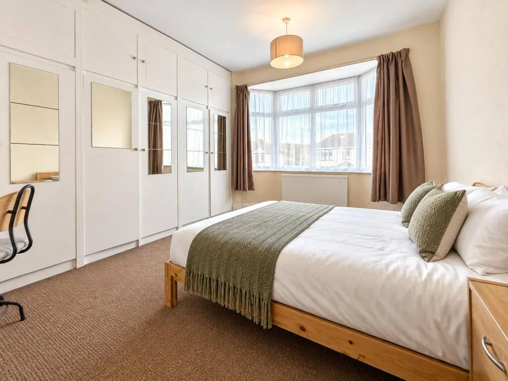4 bedroom semi-detached house for rent