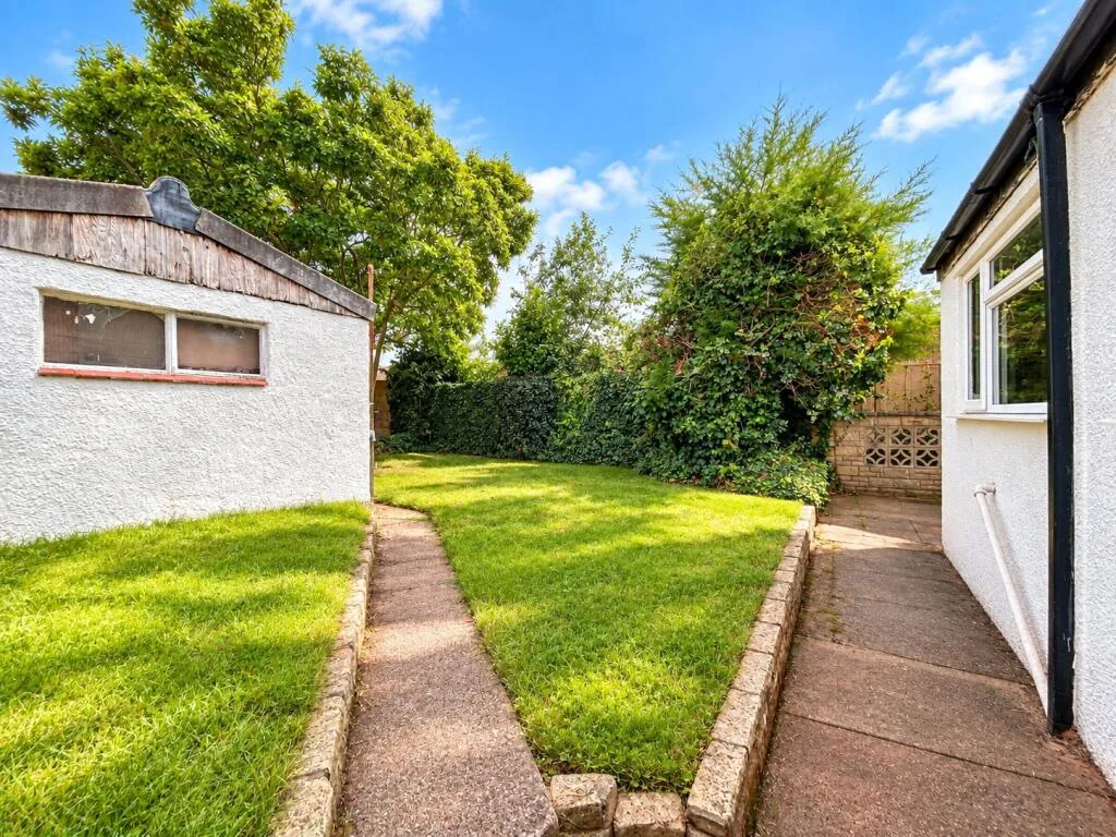 4 bedroom semi-detached house for rent