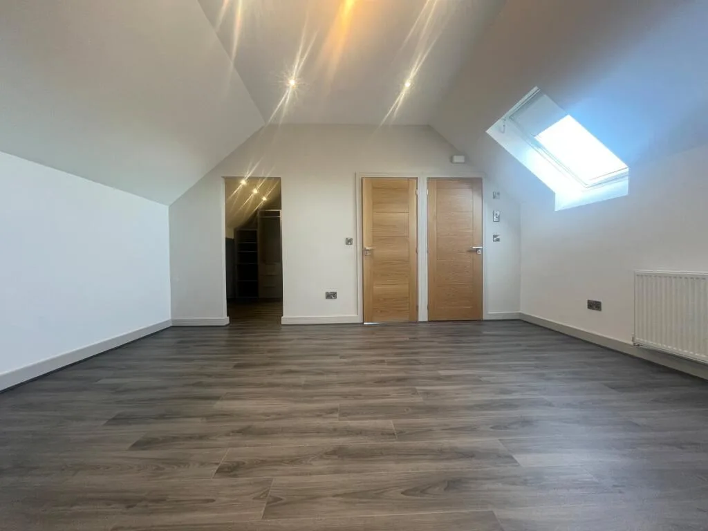 5 bedroom detached house for rent