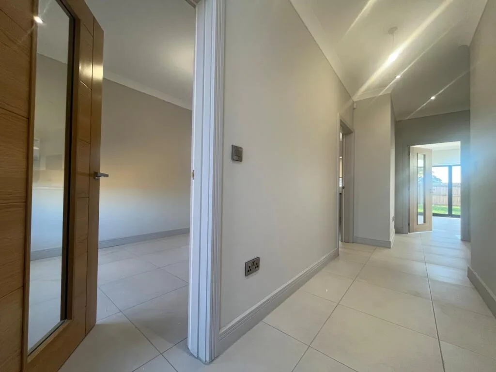 5 bedroom detached house for rent
