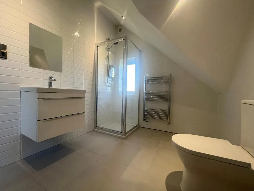 5 bedroom detached house for rent