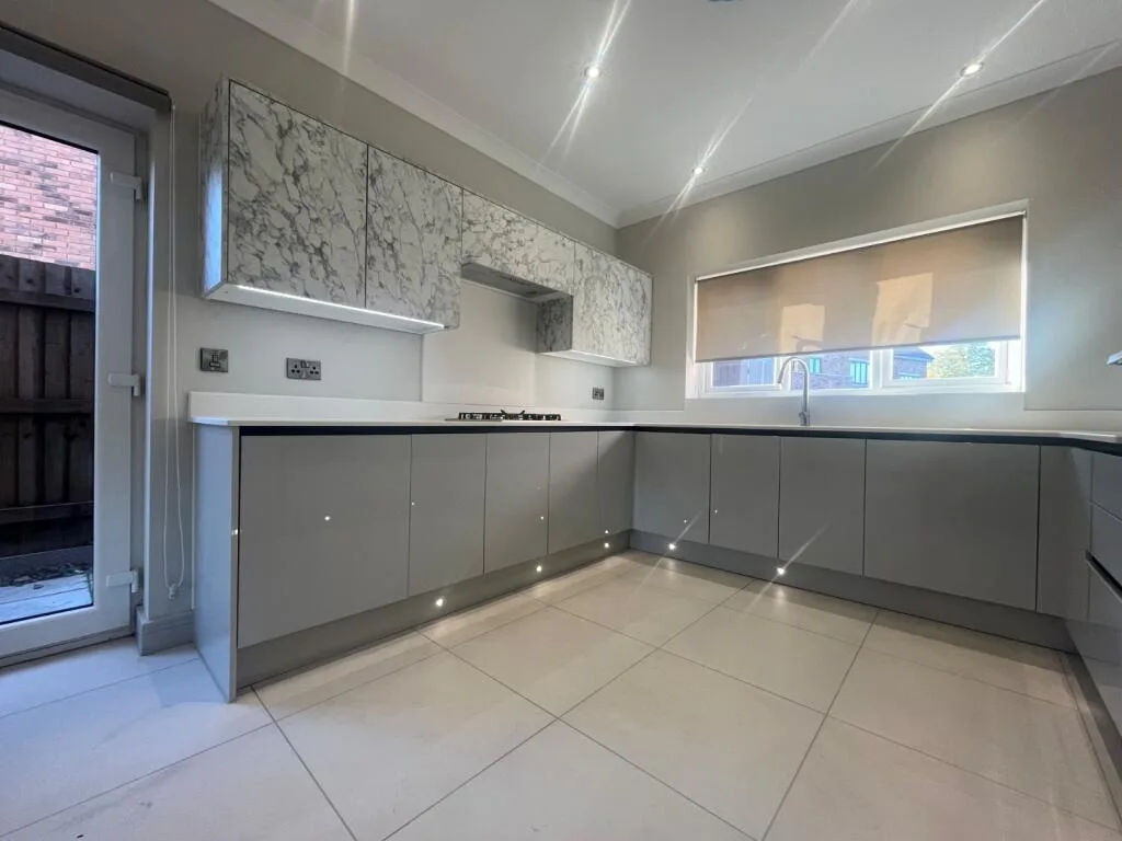 5 bedroom detached house for rent