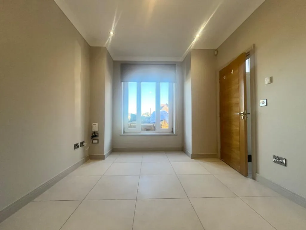 5 bedroom detached house for rent
